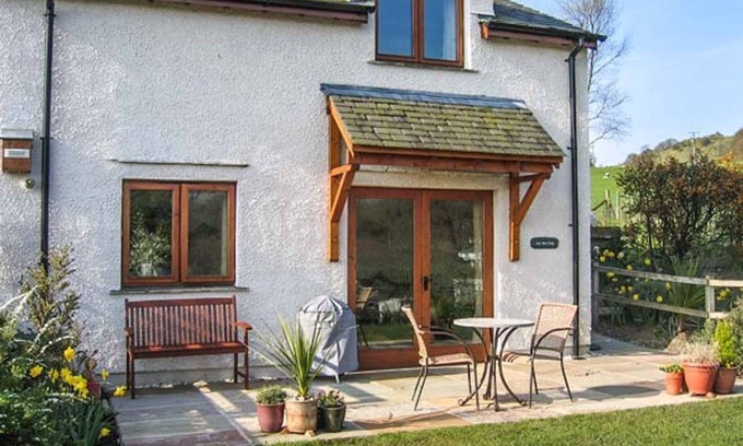 Coniston Cottage | LOW DOW CRAG, romantic, character holiday cottage in Coniston