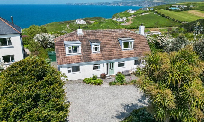 Port Isaac Cottage | Lower Garrick, Port Isaac, sea views over the Bay