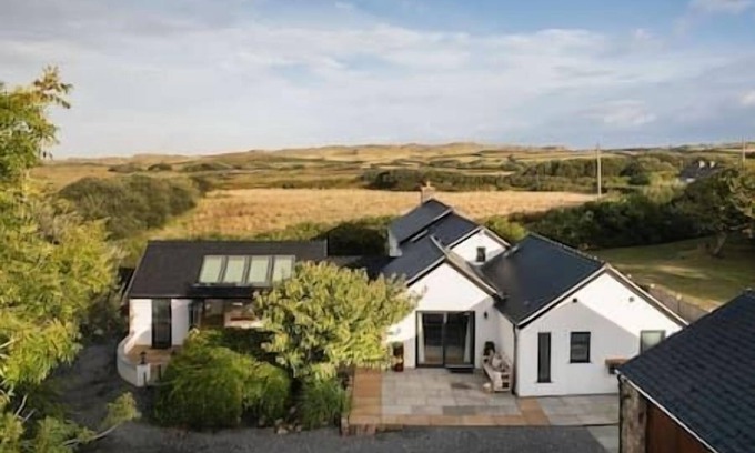 Llangennith House | Lower Mill - 3 Bedroom - 5* Retreat - Llangennith, Lower Mill - 3 Bedroom - 5* Retreat - Llangennith