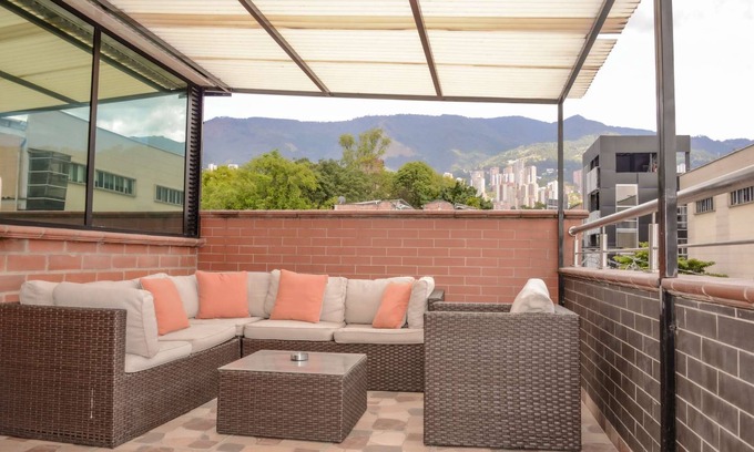 Astorga Apartment | Lower Penthouse Two Bedroom AC DECK with Hot Tub Elevator AC