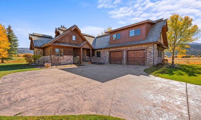 Victor House | LPJH: Enjoy a Peaceful Week in the Tetons Away from Crowded Jackson Hole!