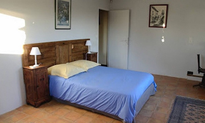 Mallemort House | LUBERON room with independent access, on the 1st floor of a village house