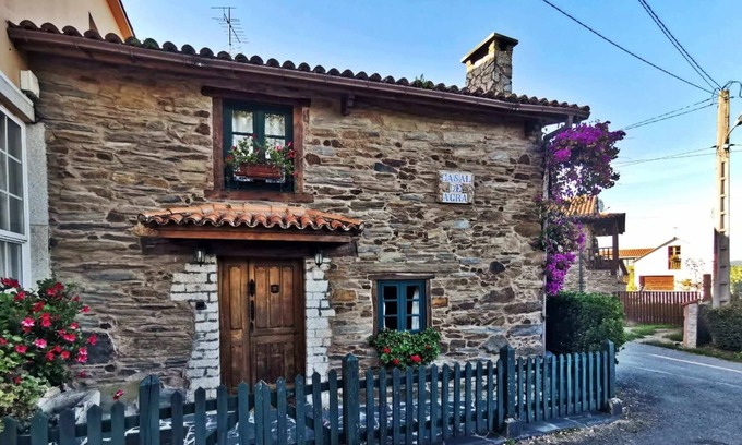 Lubre House | Lubre House