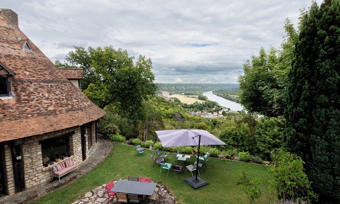 La Roche-Guyon Villa | Lucile's Paradise