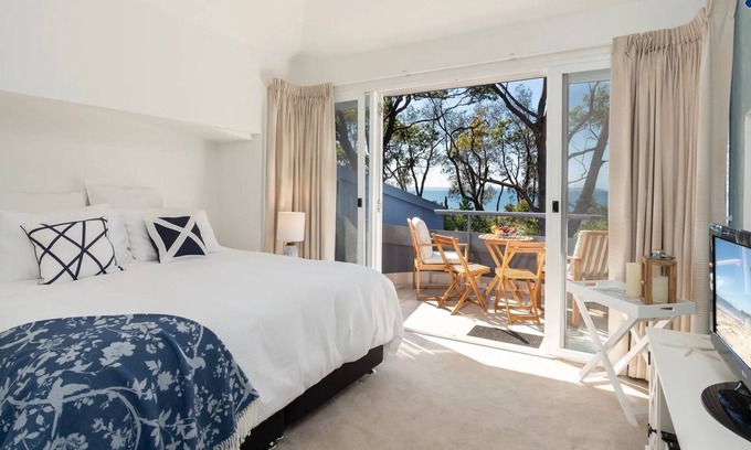 Callala Bay House | Lucy's at the Bay - pet friendly retreat