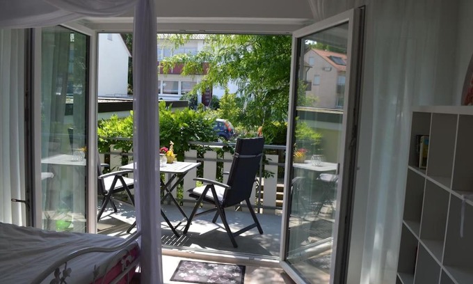 Ludwigsburg Apartment | Ludwigsburg, ruhige Lage im Grünen, Schlossnähe, blühendes Barock