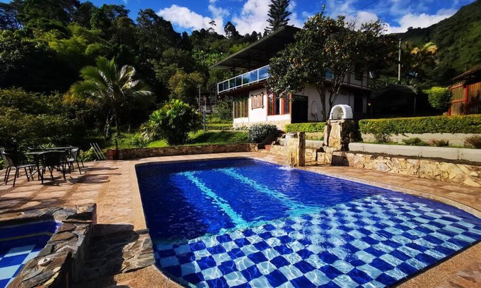 Genova Ski Chalet | Lugar en las montañas piscina, jacuzzi El Vergel