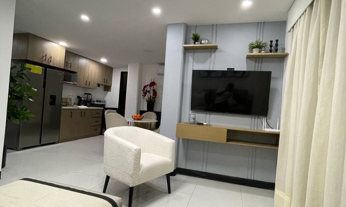 Tegucigalpa Apartment | Lujoso Apartamento para 7 Persona, Terraza, BBQ, AC, Wi-Fi, Parqueo, Lavandería…