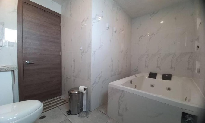Las Tolas Apartment | Lujoso departamento jacuzzi quinto piso Condado.