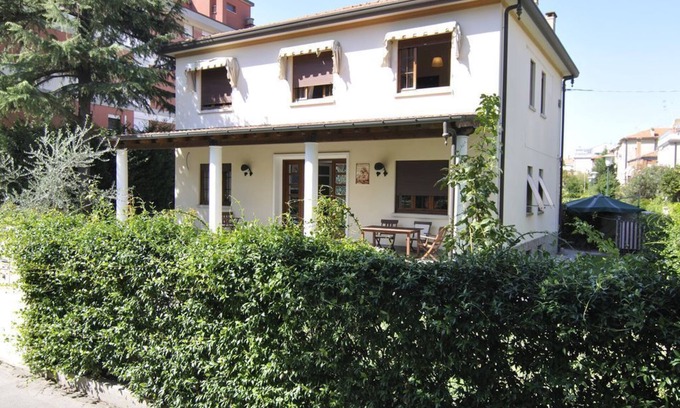 Santa Maria in Stelle Apartment | Luna Apartment - Holiday in Villa with garden in Venice Lido