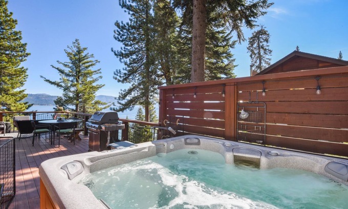 Carnelian Bay House | Luna Del Lago - Luxury Pano Lake Views, Sleeps 8, Hot Tub