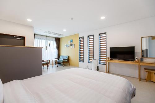 Gujwa House | Lunamar Pension