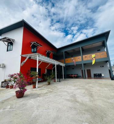 Lundu House | Lundu Town Homestay, Kpg Dagang