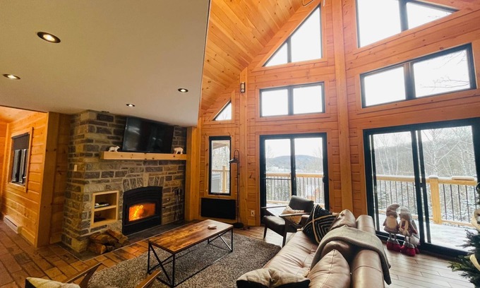 Amherst Ski Chalet | Lunord Kanata Tremblant 137 Pavillon-Kanata