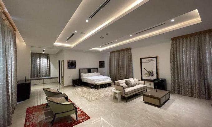 Ikoyi Apartment | Lush Penthouse w/ private rooftop Pool