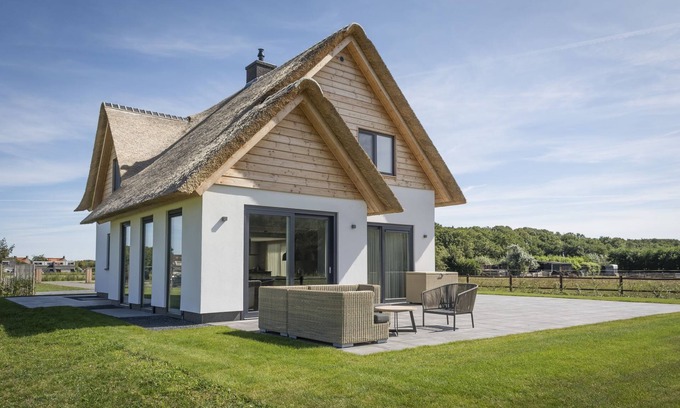 De Cocksdorp Villa | Lush Villa in De Cocksdorp Texel with Steambath
