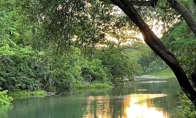 Canyon Lake Cabin | LUX Cabin ON Guadalupe River below Canyon Lake Dam - near Whitewater Music