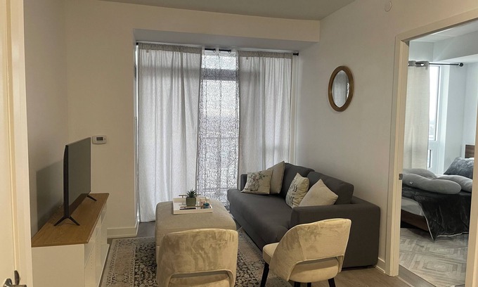 Central Erin Mills Condo | Lux Condo In The Heart Mississauga