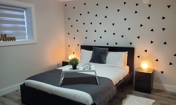Delta House | Lux Modern 2bd Radiant Suite+Free Parking