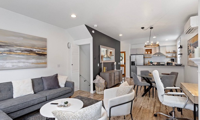 Eastlake House | Lux Modern Townhome -Parking + Patio + Pet & Lake!
