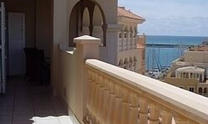 Almerimar Apartment | LUX PENTHOUSE,SPACIOUS,ALL DAY SUN ☀️VIEWS TO SEA🏄🏿GOLF🏌MARINA⛵️SAT TV, WIFI