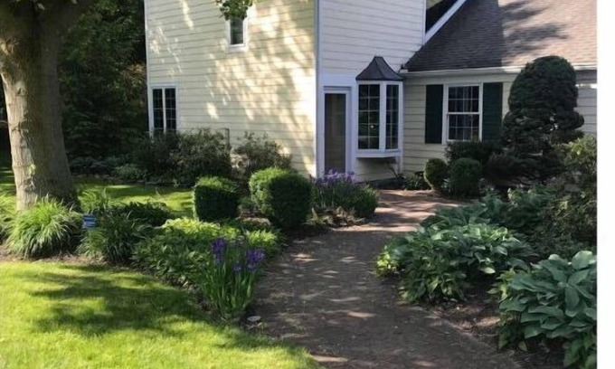Pittsford House | Lux Pittsford Gem Spacious Beautiful interior