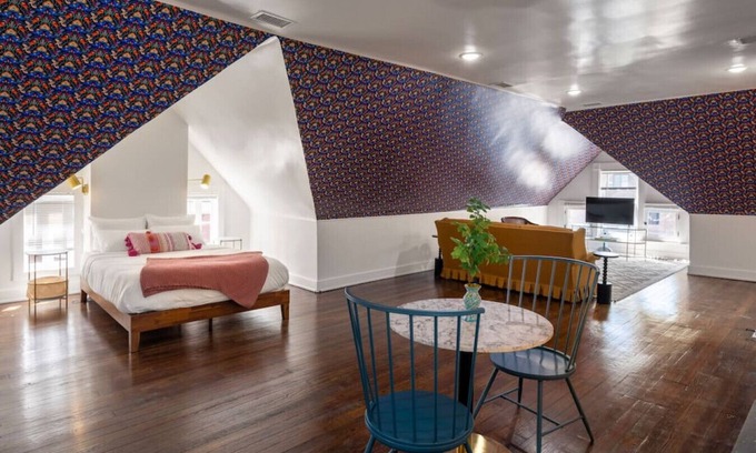 East Walnut HIlls Apartment | Lux Studio Central to Everything