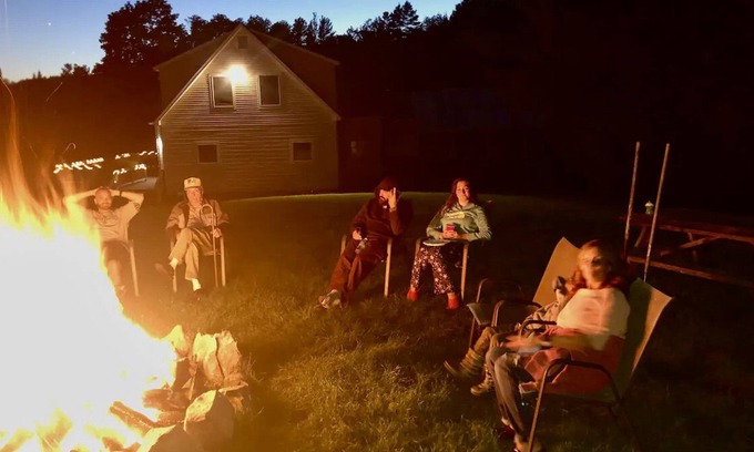 East Calais House | ★Luxe 100+ Acre Retreat★14 Bd★HOT TUB★FIRE PIT★POOL★28 PPL★
