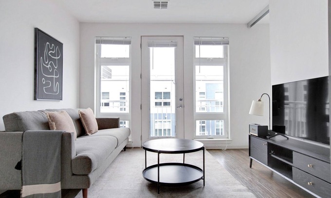 Assembly Square Apartment | Luxe 2B w/W/D, Gym, Rooftop. Steps from T stop by Blueground