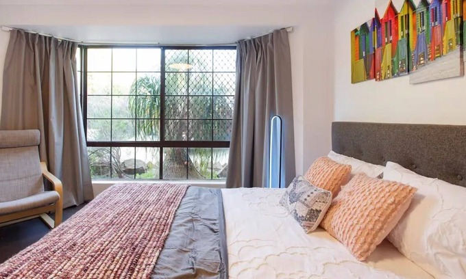 Marangaroo House | Luxe 3BR: A Holiday Retreat near to Beaches and Golf Course!