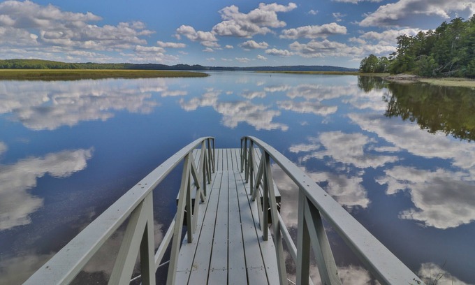 Bowdoinham Cabin | Luxe Bayfront Cabin w/Stunning Views & Shared Dock- Ideal for Hunting & Fishing
