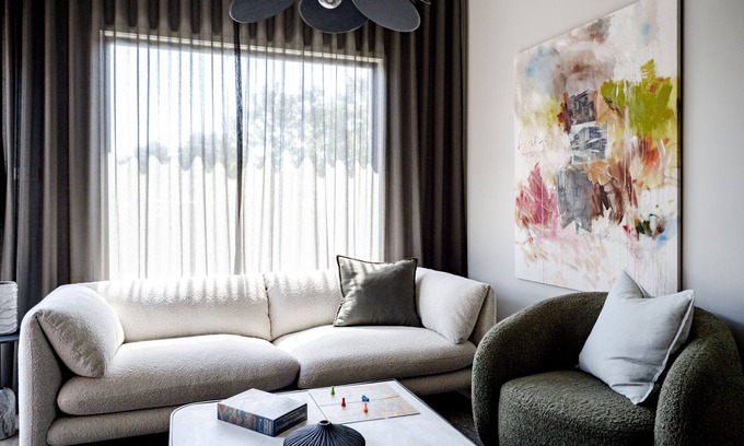 Narrabundah House | Luxe Inner South Home – Designer Comfort & Outdoor Living Near Cafés + Sights