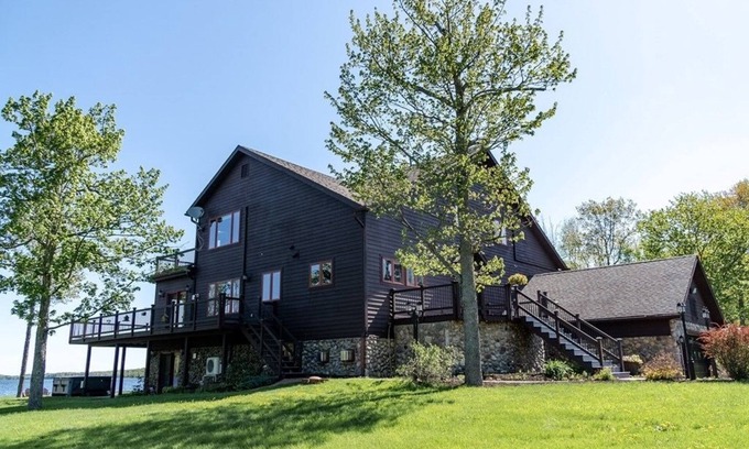 Ellenburg Depot Cabin | Luxe lakeside lodge w/private sauna and hot tub