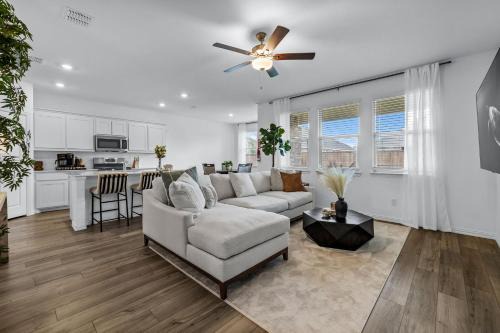 Little Elm Villa | Luxe Living - 3 Bedroom 2 Bath