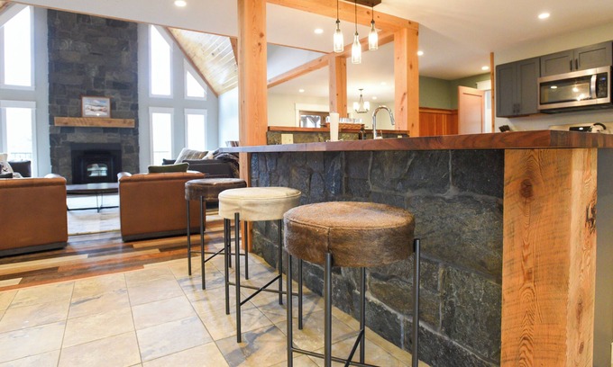 Eastern Vermont House | Luxe Mountain Retreat : Minutes to Stowe and Elmore : Family Friendly :