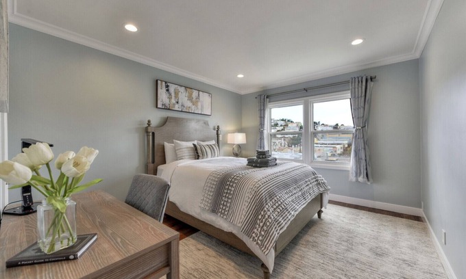 Outer Mission House | LUXE-Remodeled 2BR With City View in SF(Bart/muni)