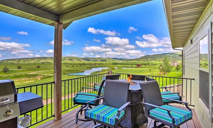 Spearfish House | Luxe Spearfish Hideaway: Golf, Hike, Explore!