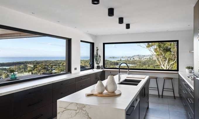 Wamberal House | Luxe Terrigal Beach ocean view