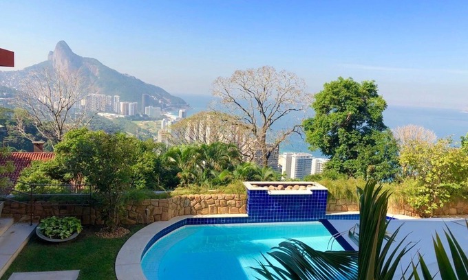 Sao Conrado House | LUXOBRASIL #RJ712Mansão São Conrado 05 Rooms Ocean View House High Standard Season