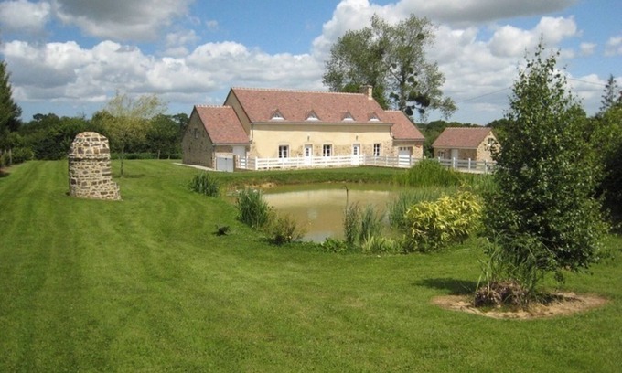 Saint-Sauveur-le-Vicomte Cottage | Luxurious Family Cottage: Private Pond, Indoor Fireplace, Game Room, and Pet-Friendly