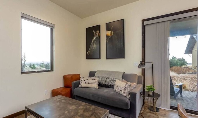Powell Butte House | Luxurious 1 Bed 1 Bath, walk to the Ranch House!