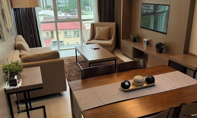 Cebu Condo | Luxurious 2 bedroom, 2 full bath condo in Cebu City-a few mins away from Ayala!