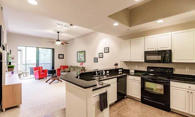 Cypress Lake Condo | Luxurious 2 bedroom, 2 bath with lanai in Palmetto Cove!
