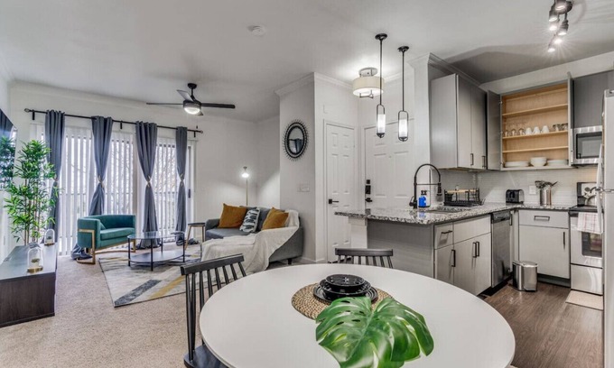 McNeil Apartment | Luxurious 2BR+Resort Style Pool