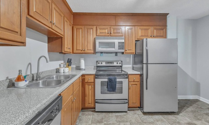 Crabtree Apartment | Luxurious 3 Bed Suite in Raleigh~