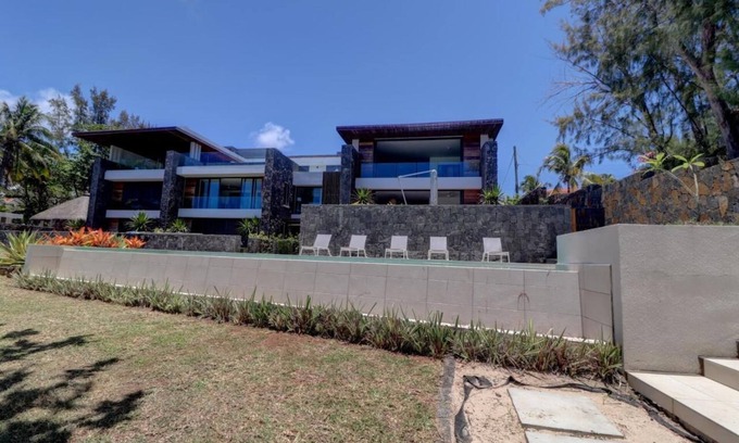 Blue Bay Apartment | Luxurious 4-Bedroom Penthouse in Serene Blue Bay with a Private Pool
