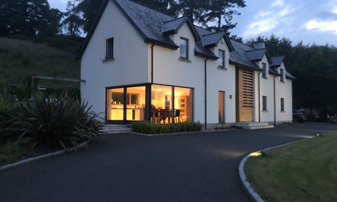Dungannon House | Luxurious 4 bedroomed Rural Retreat