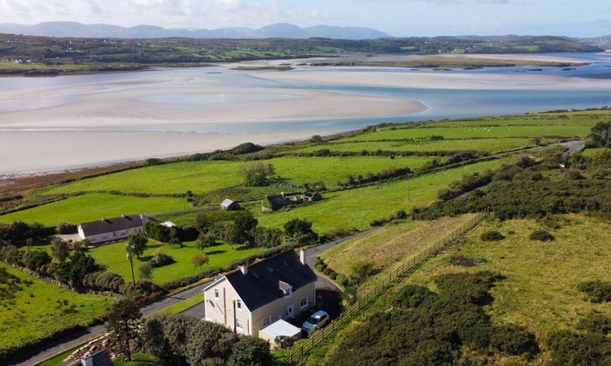 Lettermacaward House | Luxurious 5 bedroomed home with sea view close to beach