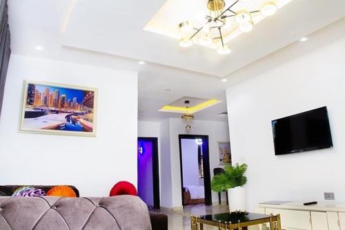 Alimosho Apartment | Luxurious & Affordable 3 Bedroom Shortlet Apartment