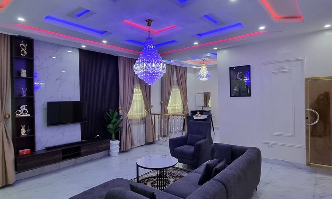 Warri Apartment | Luxurious and quiet Home |nSecure and convenient with nearby malln